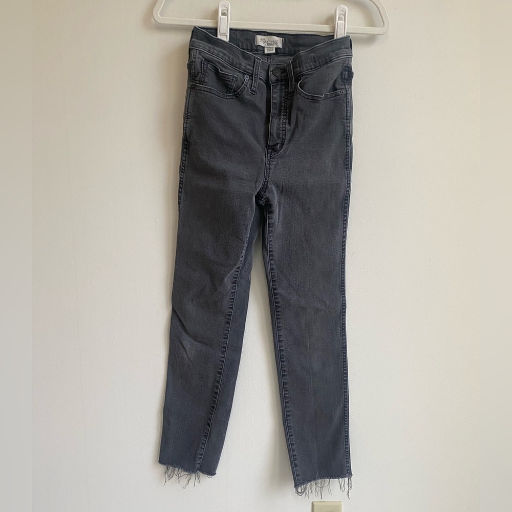 Madewell - Stovepipe Jean 26. Black wash with fray bottom.